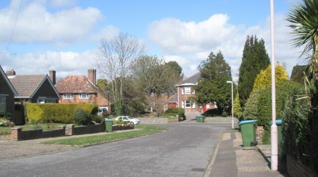 Approaching the junction of Briar Close and Church Lane