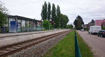 Haltepunkt Bremen Kreinsloger der Farge-Vegesacker Eisenbahn, bedient von der RS1