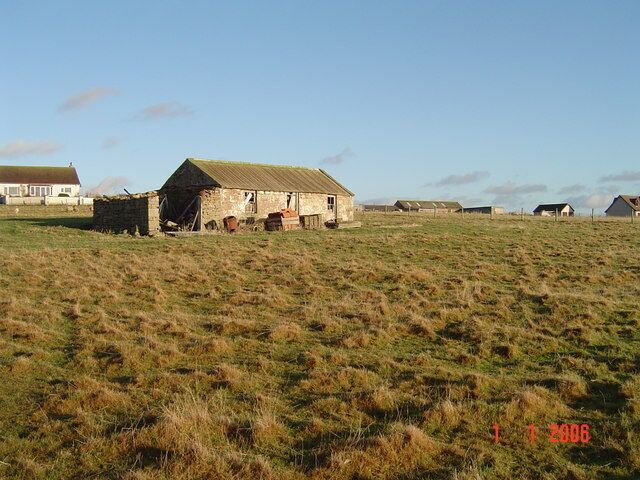 Ruined Cottage Ruinous croft cottage, known locally as Bill Gunn Cottage. It looks out over Dunnet Bay. Surrounding village is Westside At Dunnet. Taken at the beginning of 2006, New Years Day in fact.