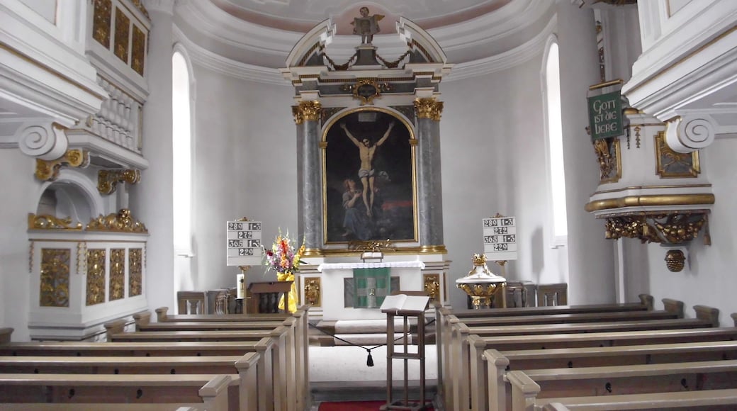 Die barocke Maria-Magdalena-Kirche wurde 1719 auf den Fundamenten einer Maria-Magdalena-Kapelle von 1439 erbaut.
