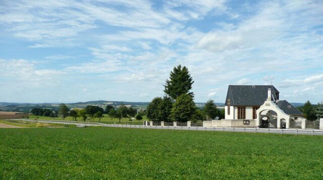 Hilmersdorf: Blick zur Friedhofskapelle