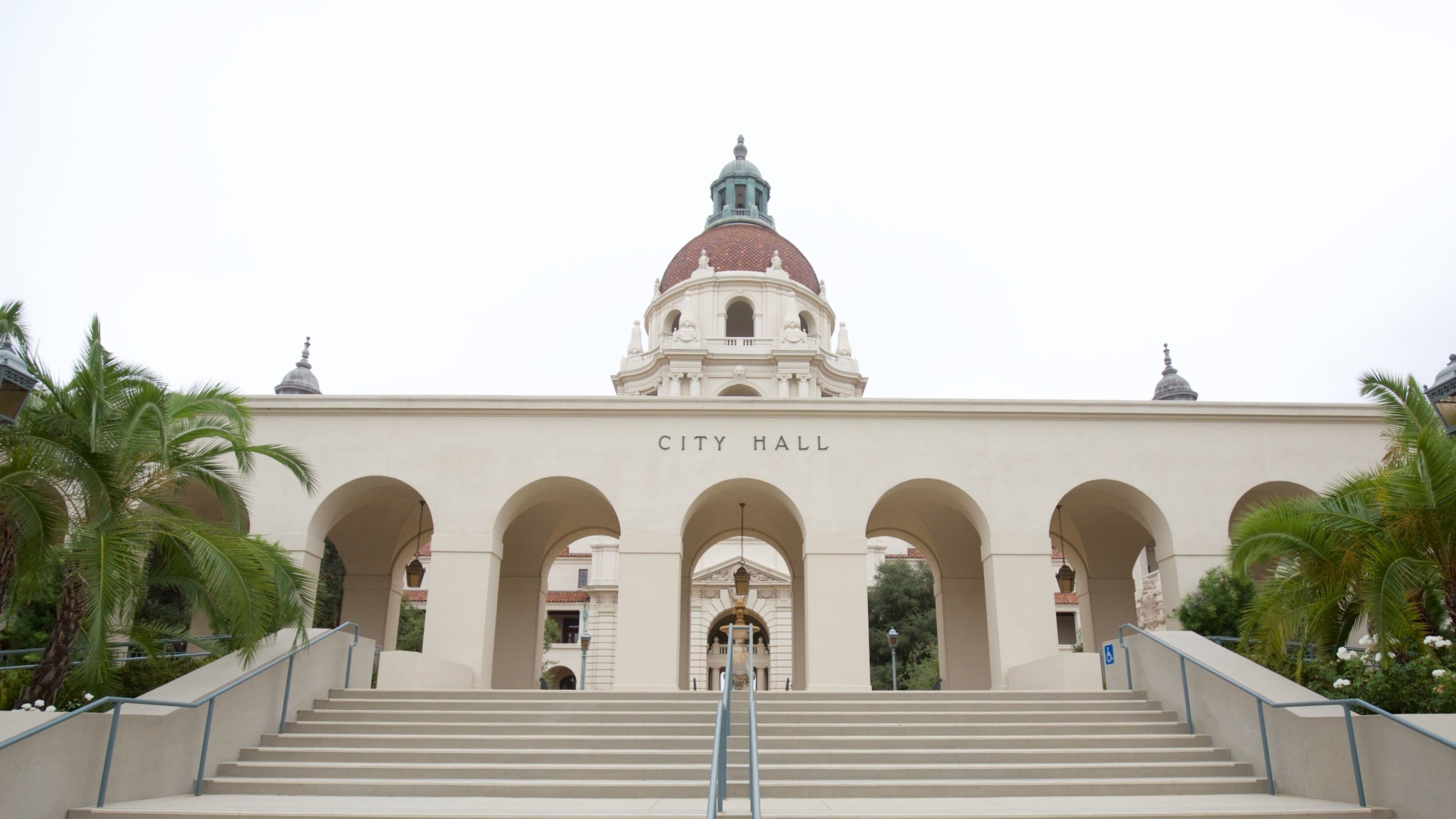 Pasadena showing heritage architecture and an administrative buidling