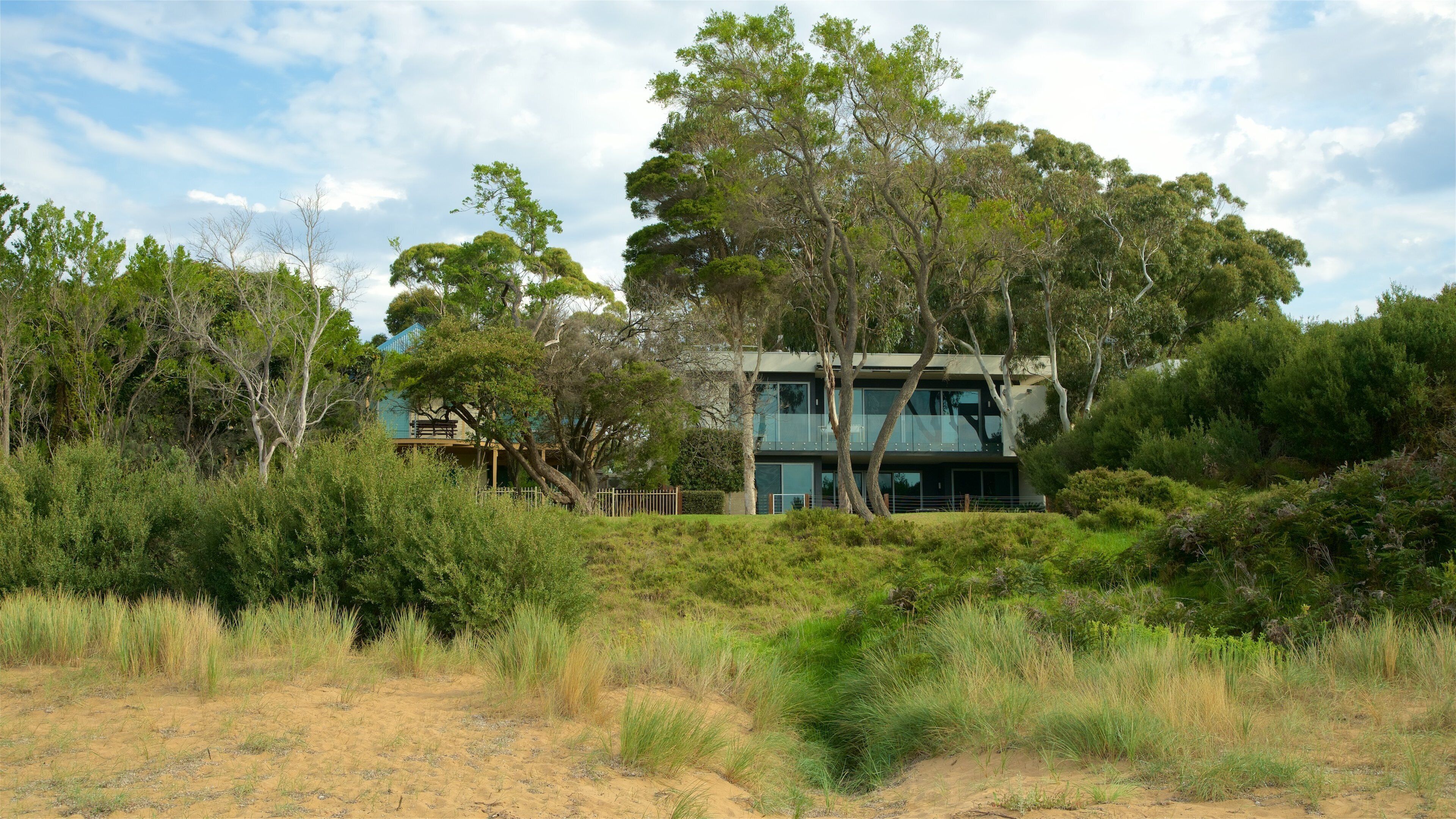 Cowes Beach featuring a small town or village