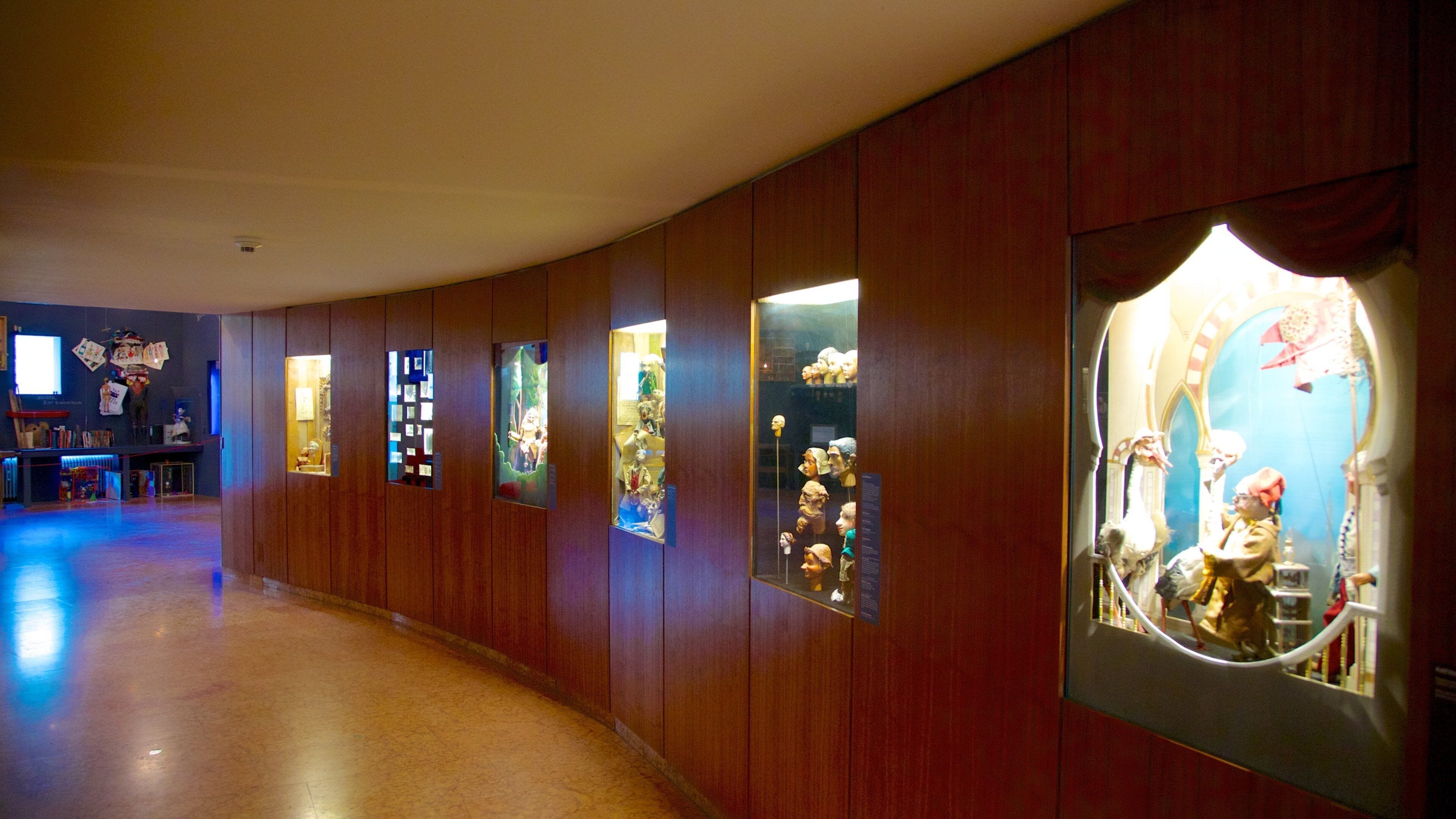 Salzburg featuring heritage elements, interior views and theatre scenes