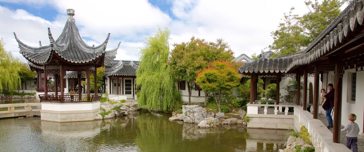 Dunedin which includes heritage elements, a pond and a garden