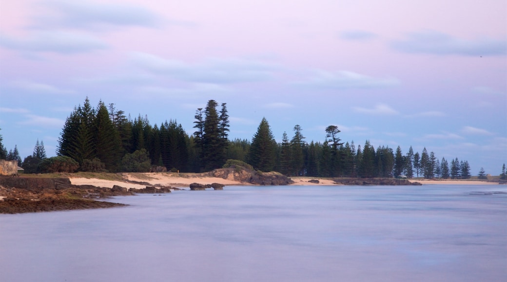 Norfolkøya som viser kyst og solnedgang