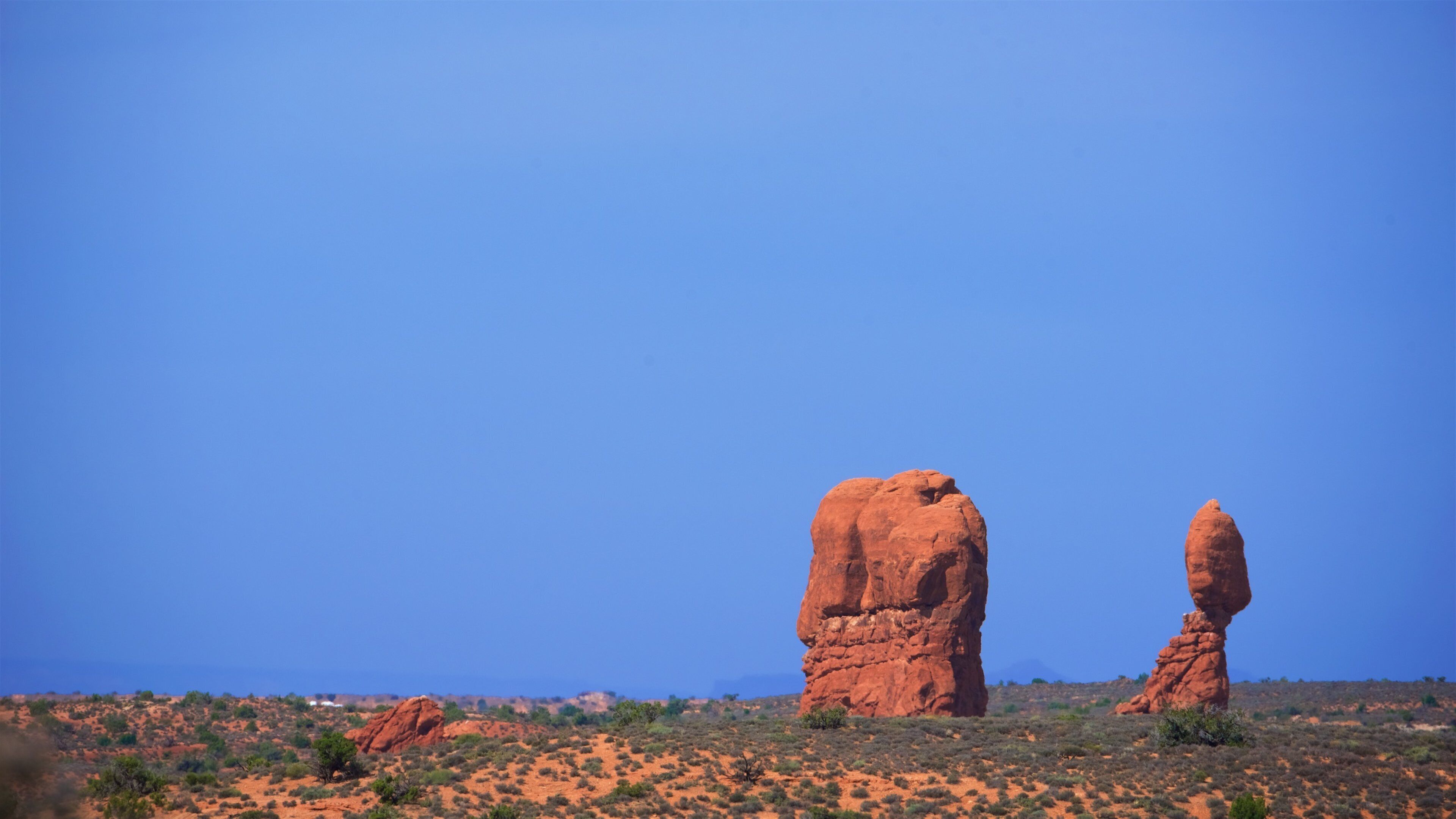 อุทยานแห่ งชาติ Arches ซึ่งรวมถึง ทิวทัศน์ที่เงียบสงบ และ ทิวทัศน์ทะเลทราย