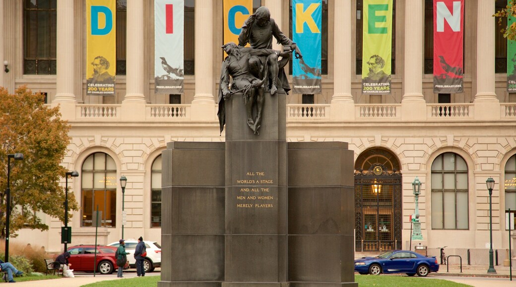 Benjamin Franklin Parkway showing a statue or sculpture