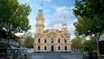 Bendigo Town Hall showing an administrative buidling and heritage architecture