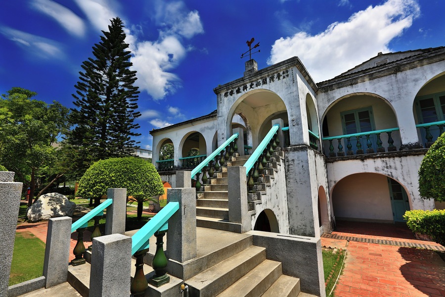 This is a photo of a monument in Taiwan identified by the ID