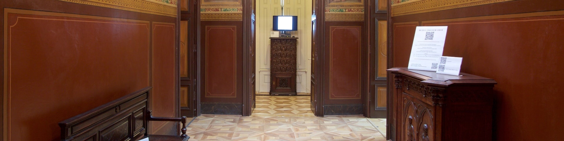 Bucareste caracterizando arte e vistas internas