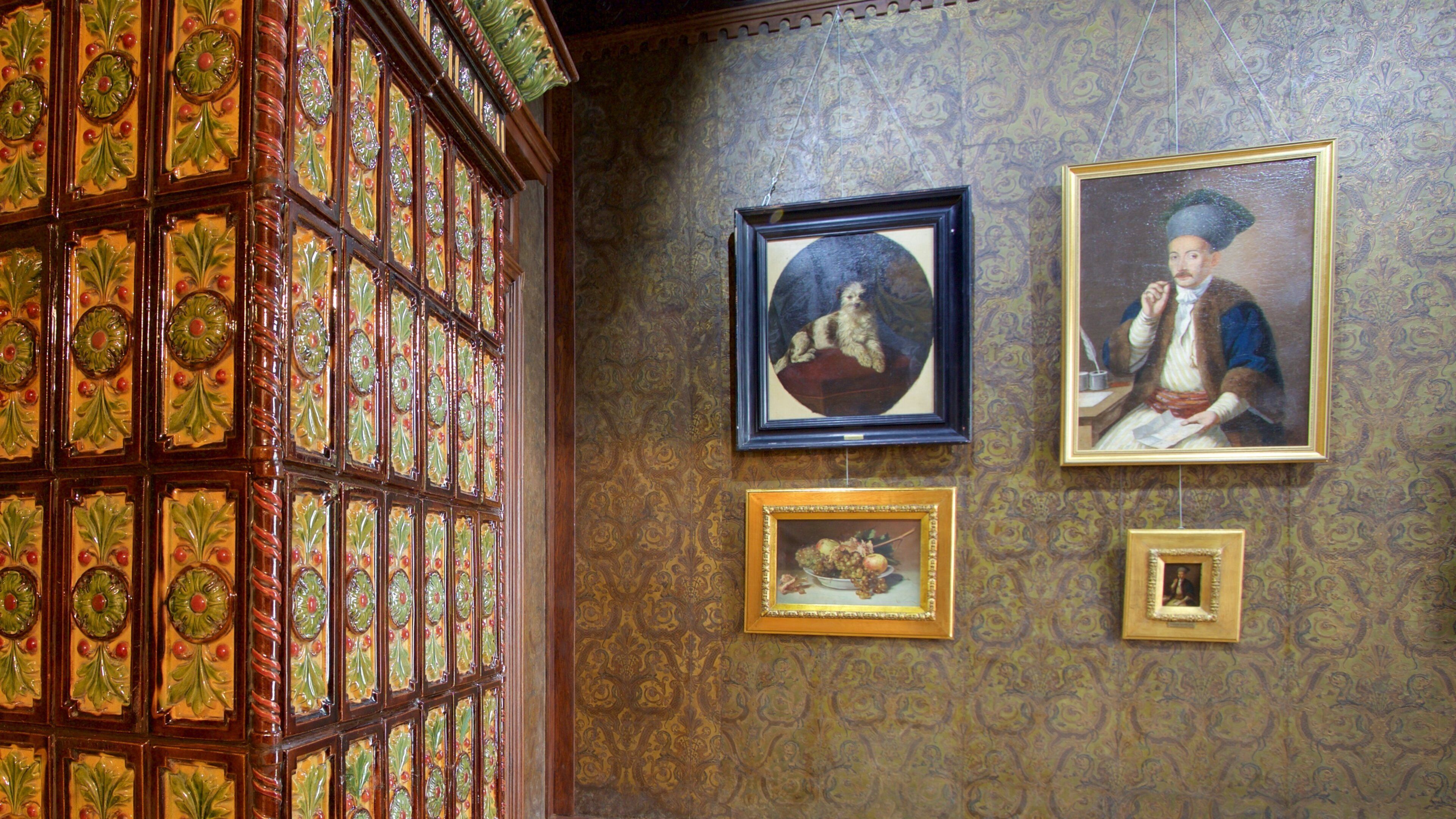 Bucharest showing interior views and art