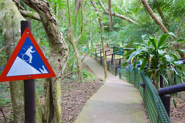 クワズル ナタル どの含み 標識 と 公園