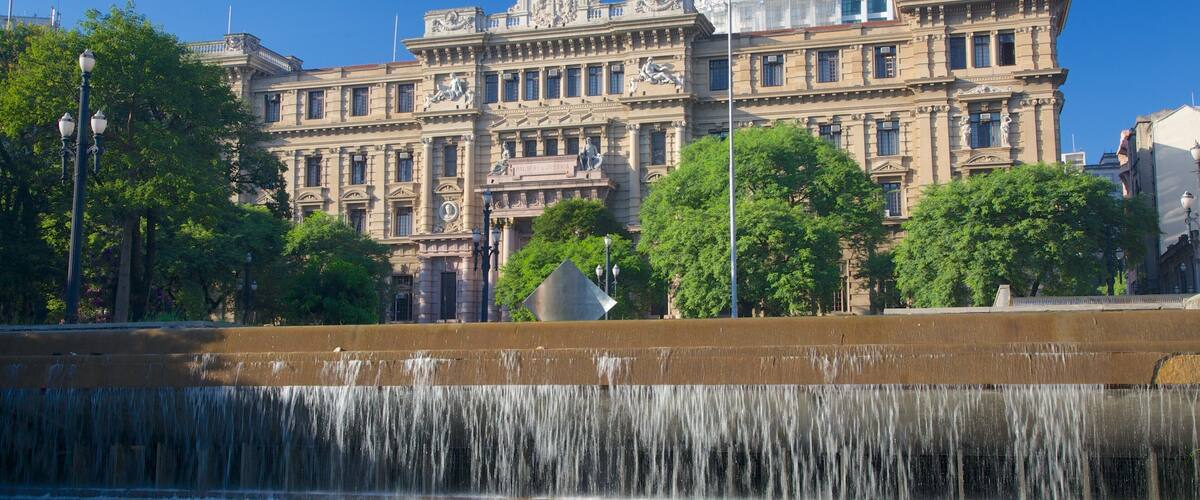 San Pablo mostrando arquitectura patrimonial y una fuente