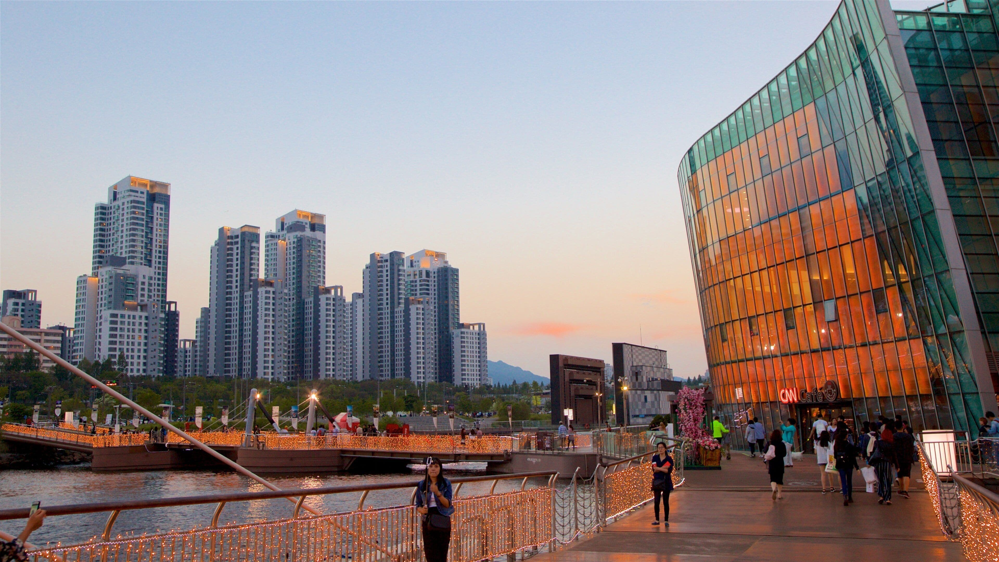 Seocho-gu montrant coucher de soleil, ville et architecture moderne