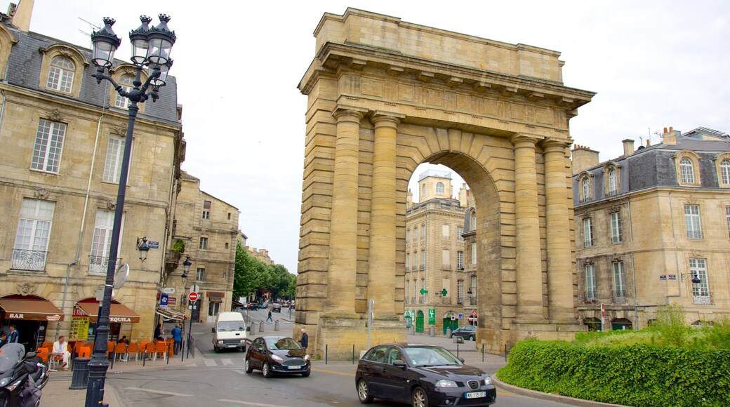 Bordeaux which includes heritage architecture