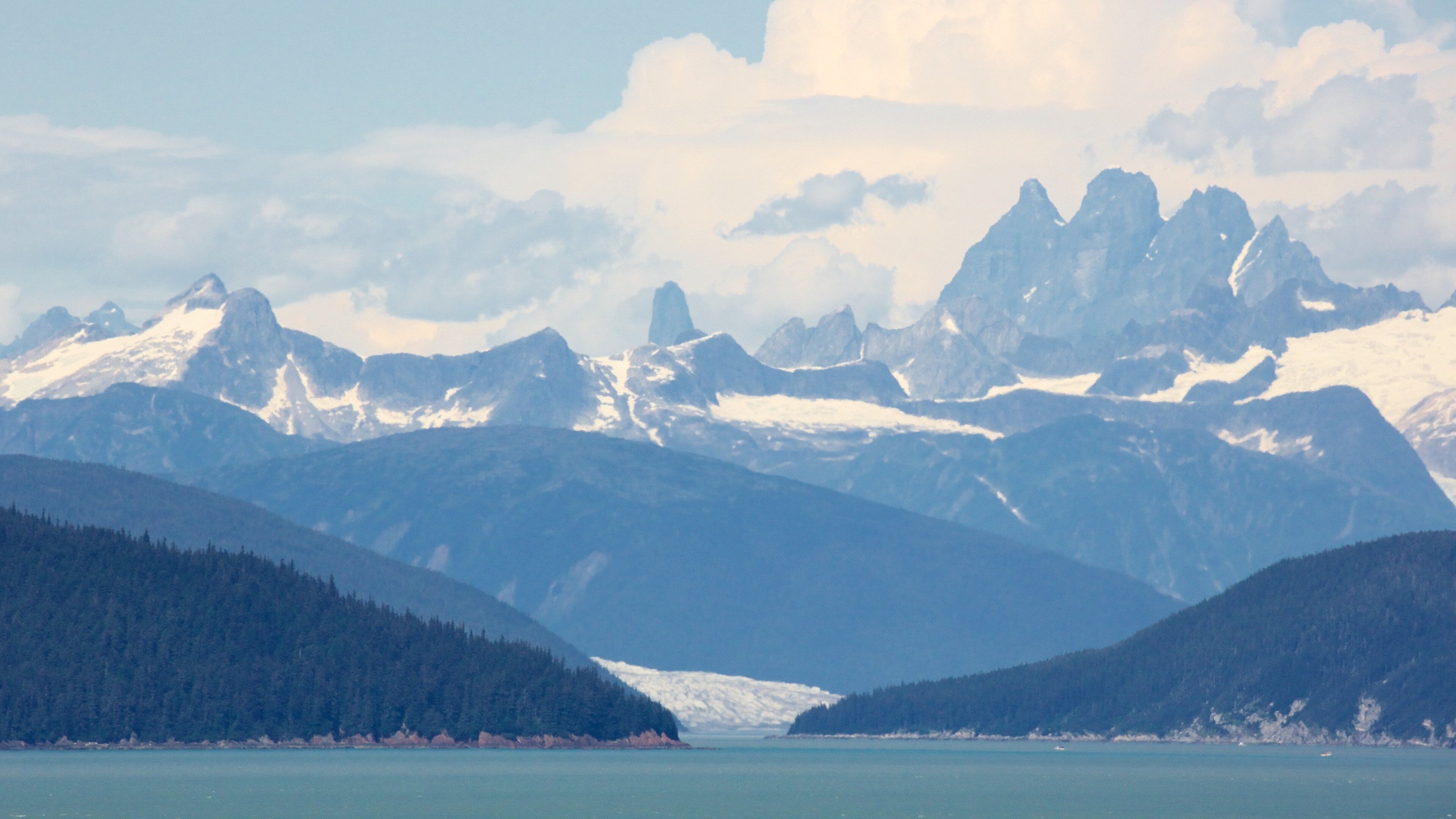 Juneau mettant en vedette montagnes