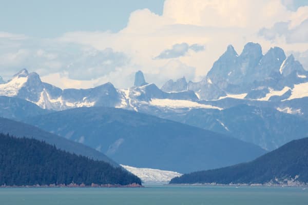 Juneau mostrando montañas