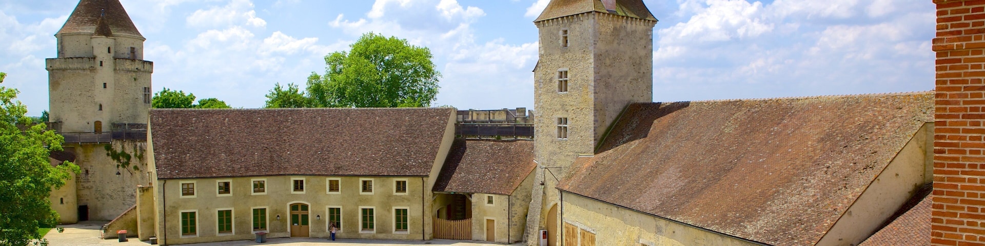 Melun mettant en vedette patrimoine architectural