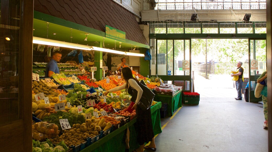 Cardiff featuring shopping, food and markets