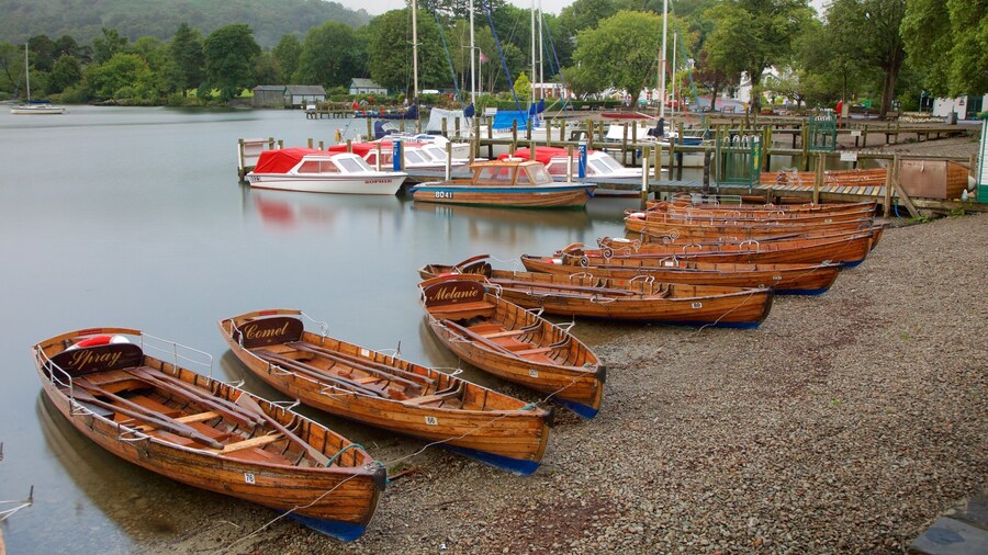 Ambleside showing a pebble beach, a marina and boating