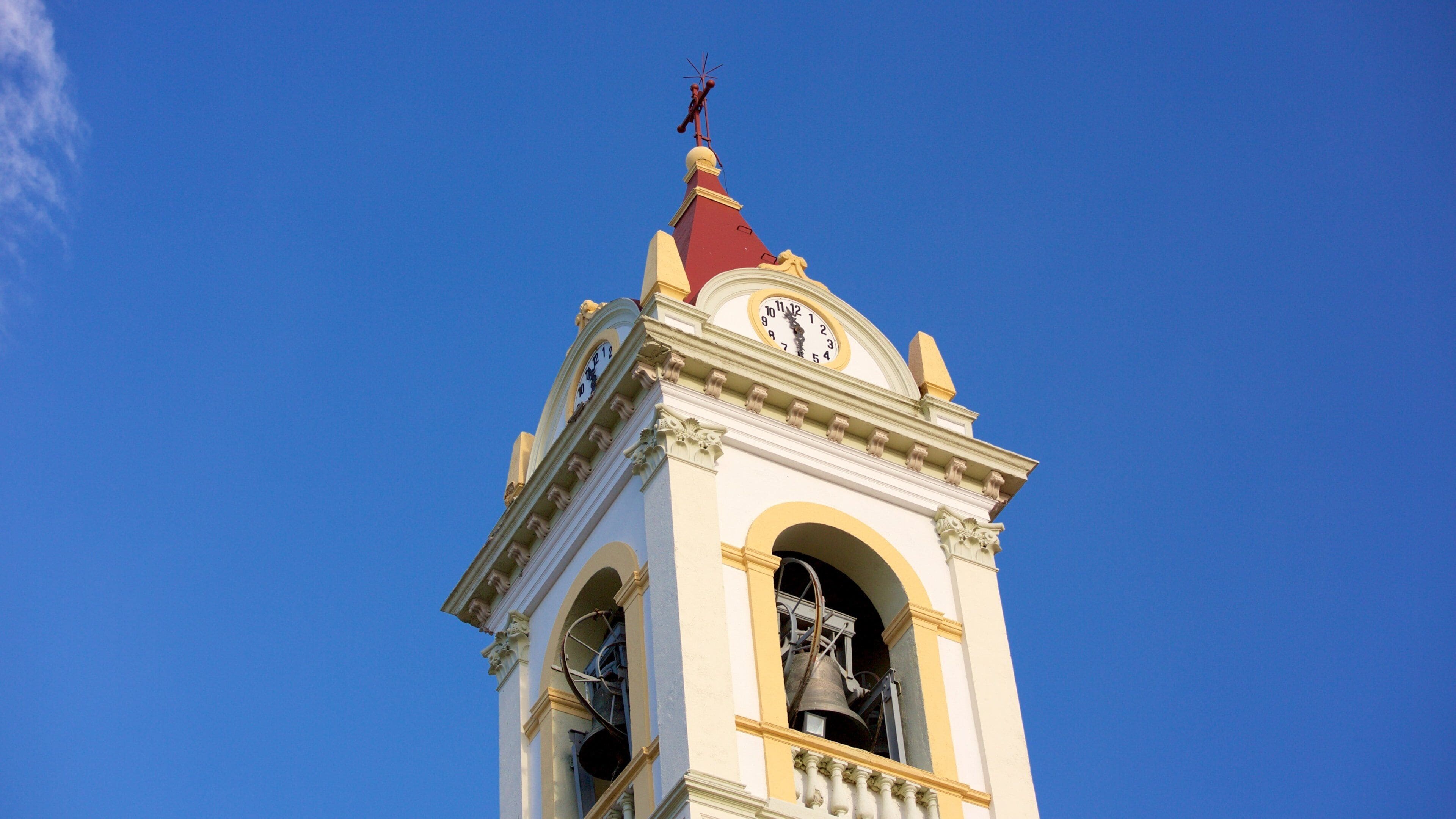 Punta Arenas showing a church or cathedral