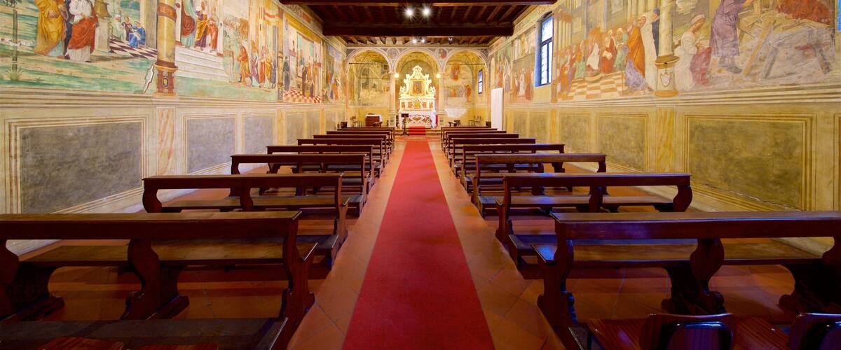 Padova featuring art, religious elements and a church or cathedral