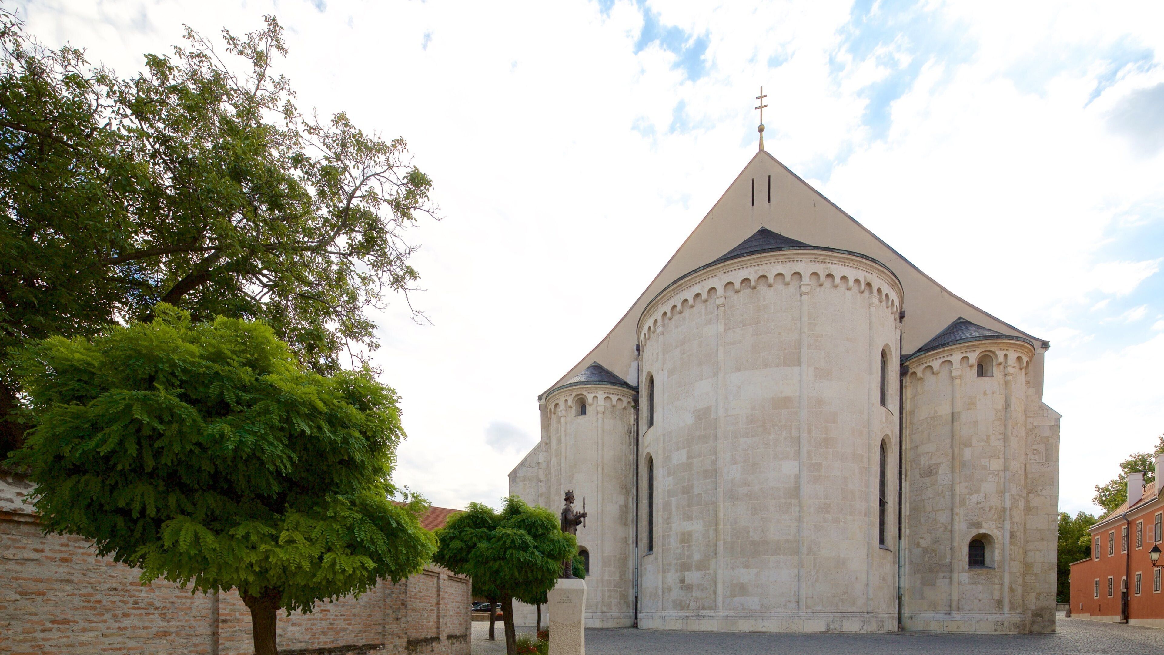Gyor toont een kerk of kathedraal