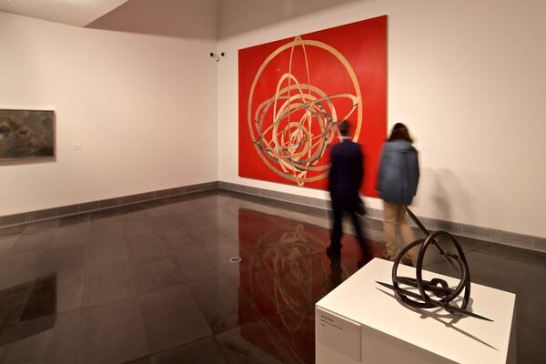 Pamplona showing interior views and art as well as a couple