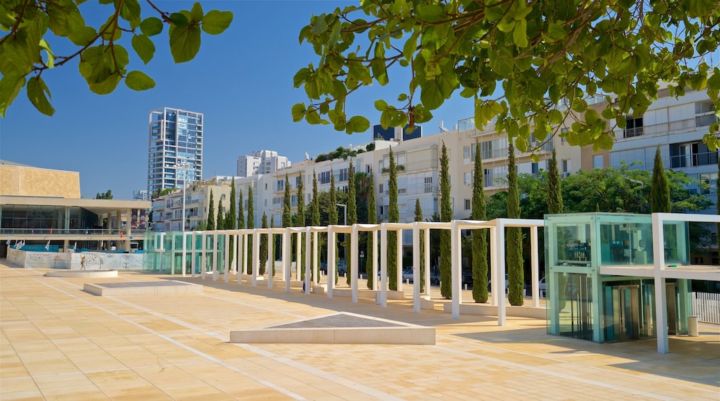 Tel Aviv mostrando una plaza