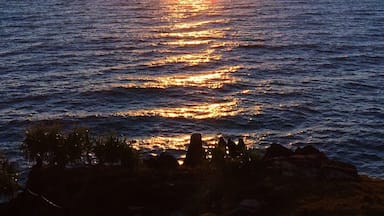 The early bird gets the worm... and the amazing #sunrise. #blue #australia #ocean #beachbound