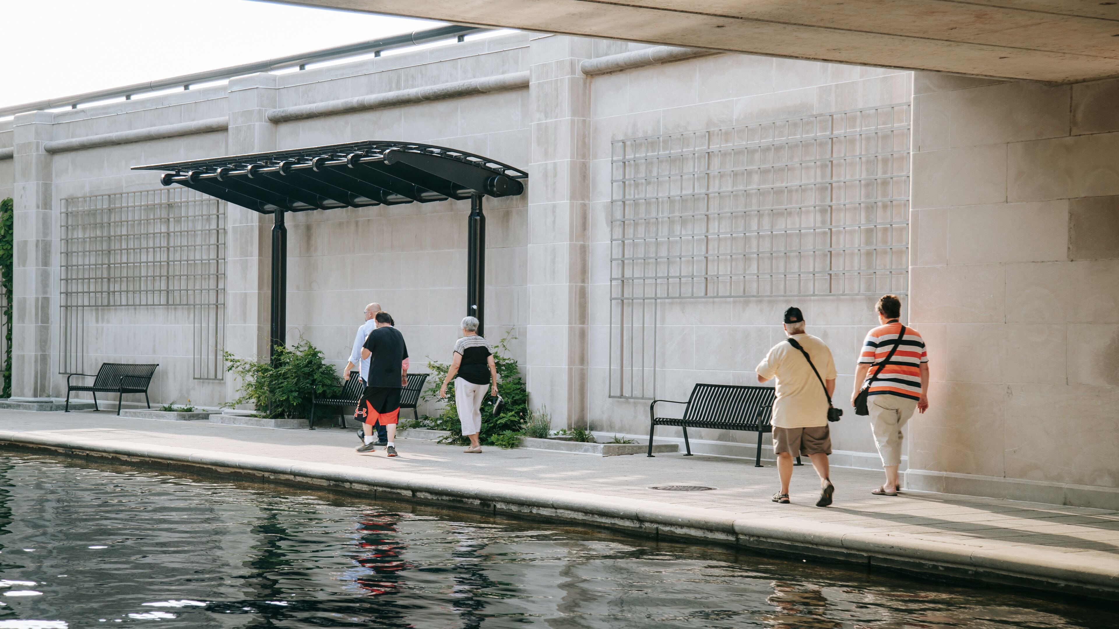 Central Canal showing street scenes and a pond