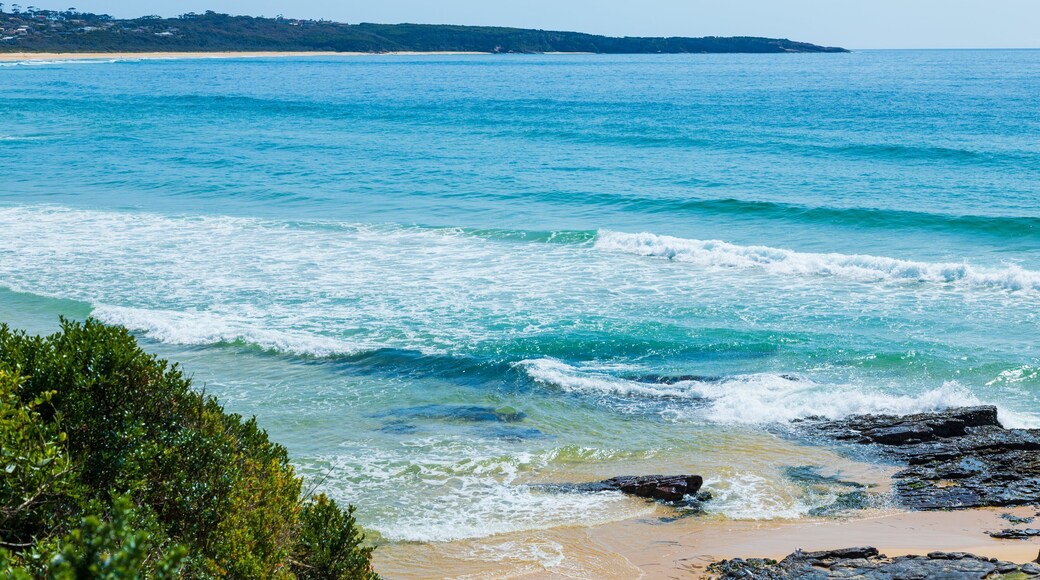 Short Point Recreation Reserve showing a sandy beach and general coastal views