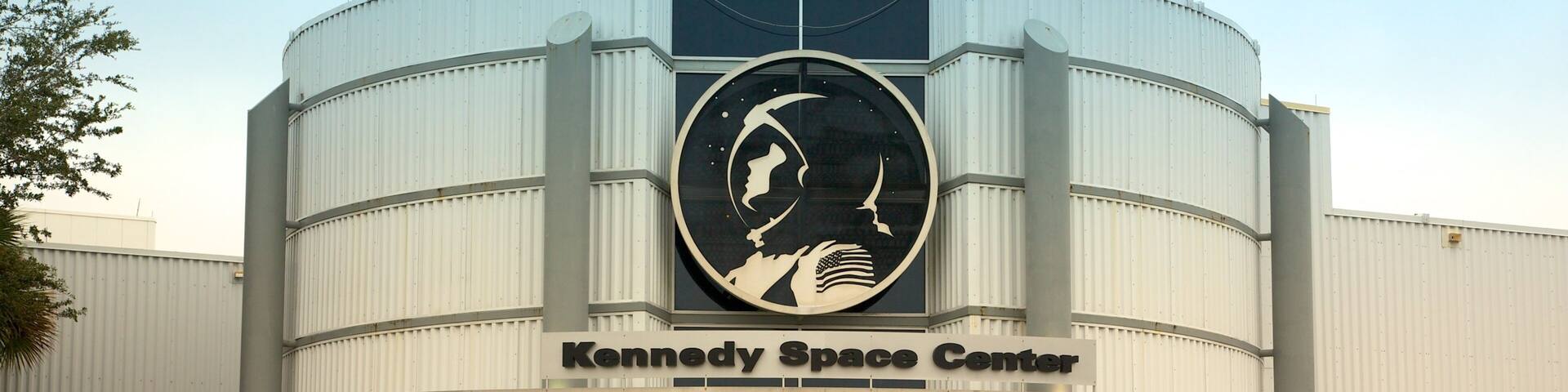 Le Centre spatial Kennedy et le Temple de la renommée des astronautes américains.