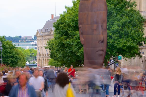 Bordeaux which includes a square or plaza and outdoor art