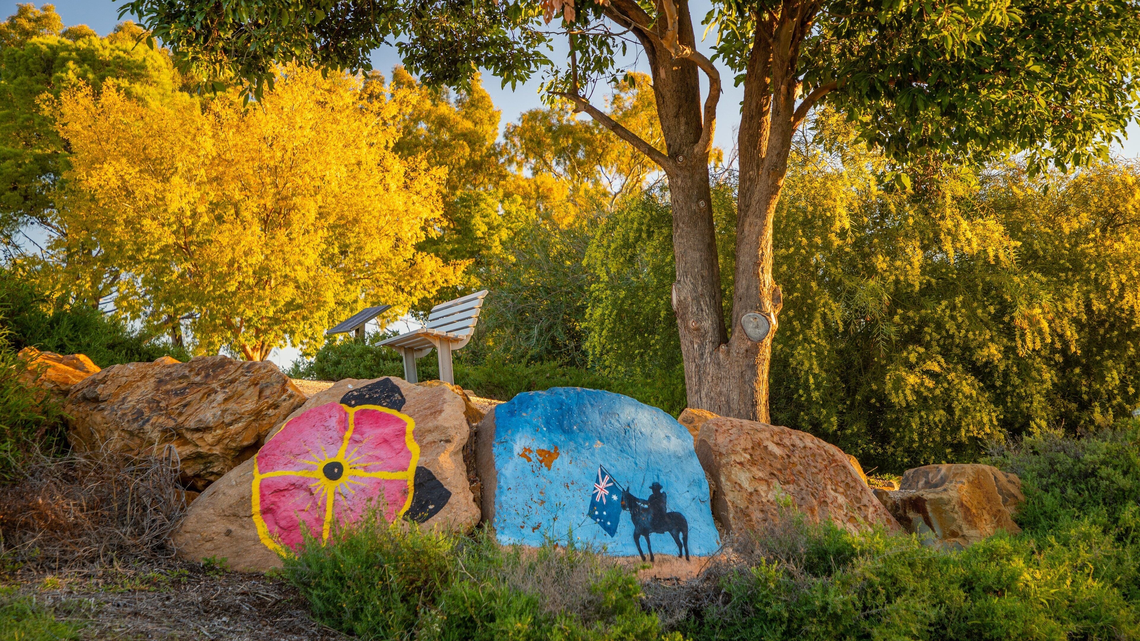 Memorial Hill Lookout featuring a garden and outdoor art