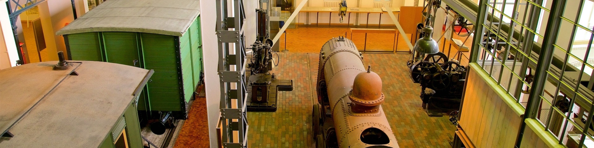 Mannheim welches beinhaltet Geschichtliches und Innenansichten