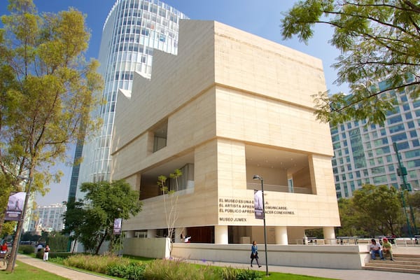 Mexico City featuring moderni arkkitehtuuri ja puisto