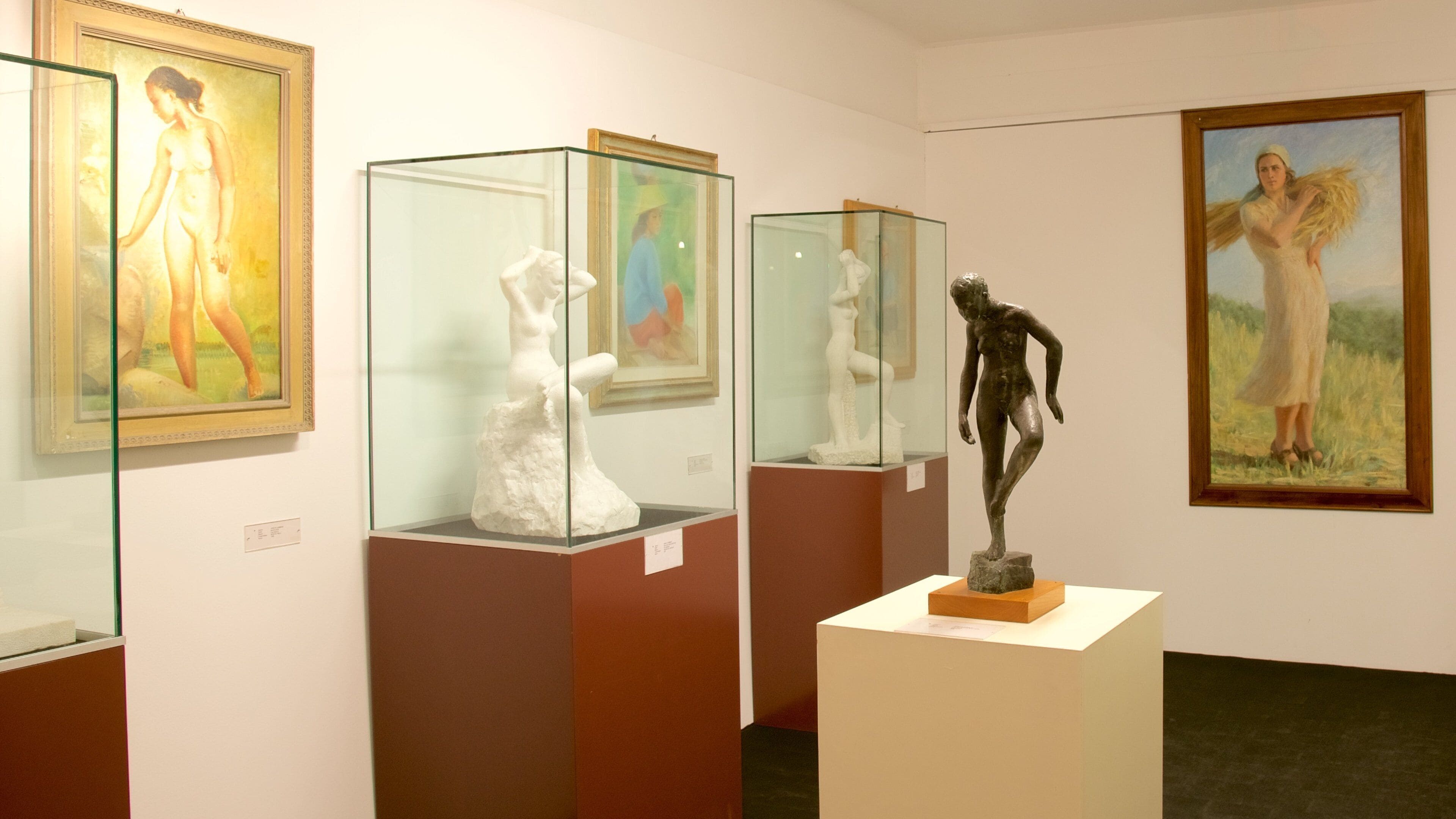 San Marino showing interior views