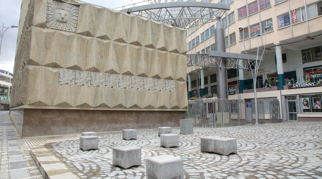 La Paz featuring a square or plaza
