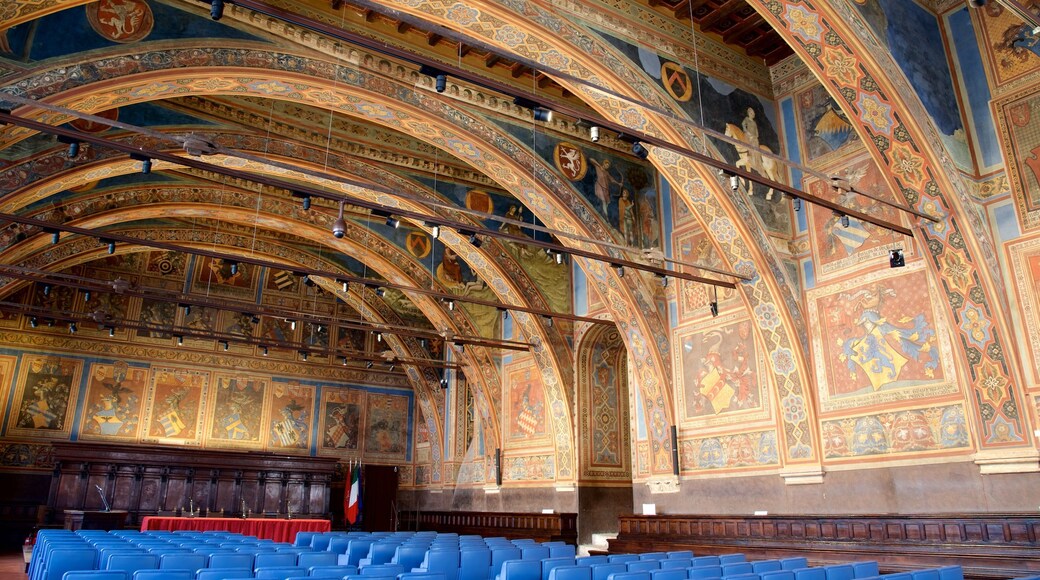 Perugia mostrando patrimonio de arquitectura y vistas interiores