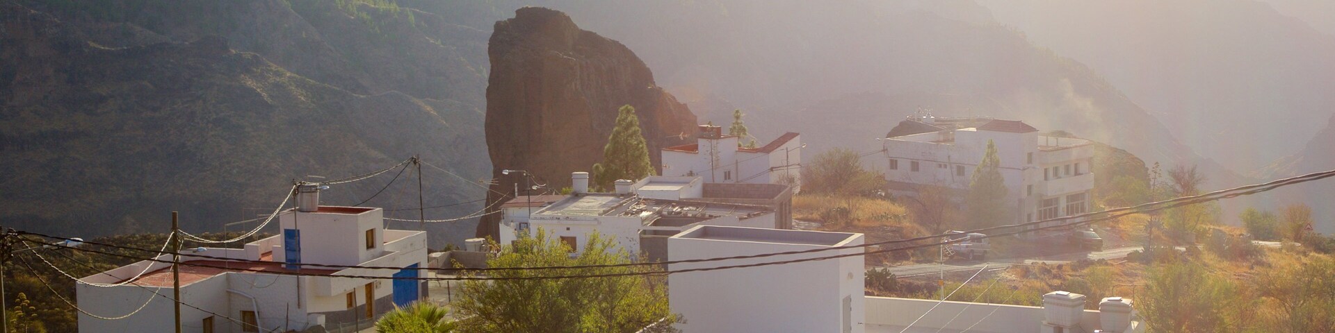 Gran Canaria which includes a small town or village
