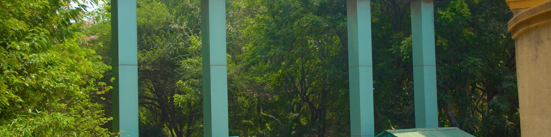 浦那 设有 指示牌 和 公園