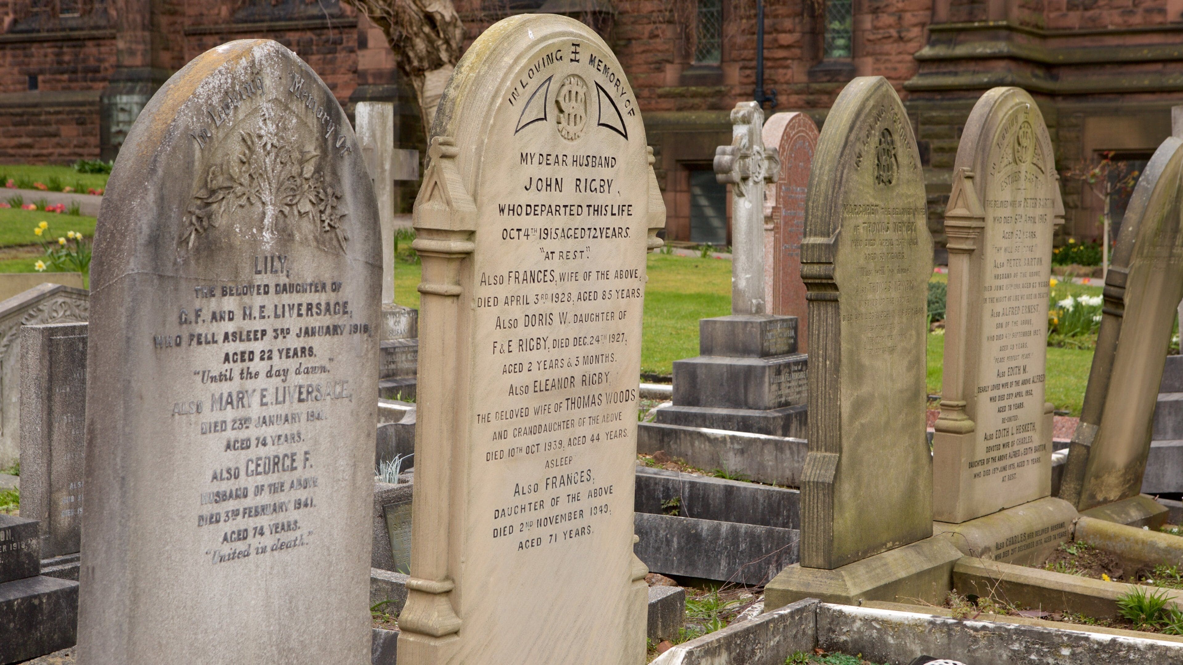 Liverpool featuring a cemetery