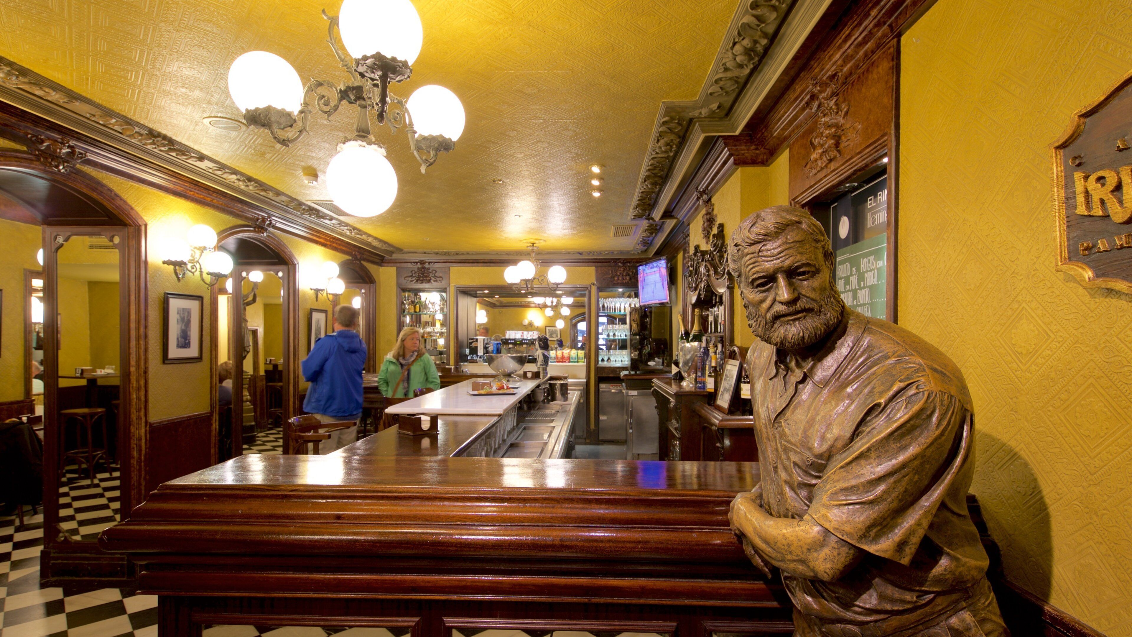 Pamplona เนื้อเรื่องที่ บาร์, มรดกวัฒนธรรม และ การตกแต่งภายใน