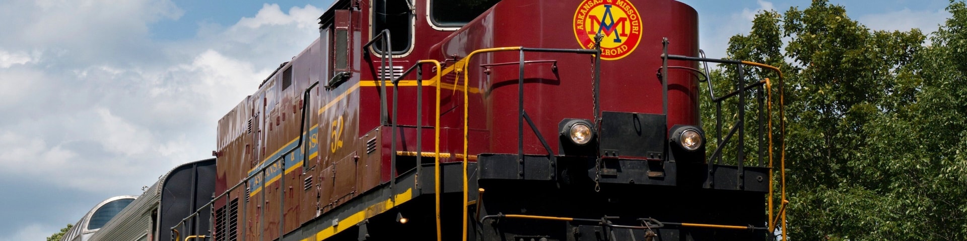 Bentonville - Fayetteville caracterizando itens de ferrovia