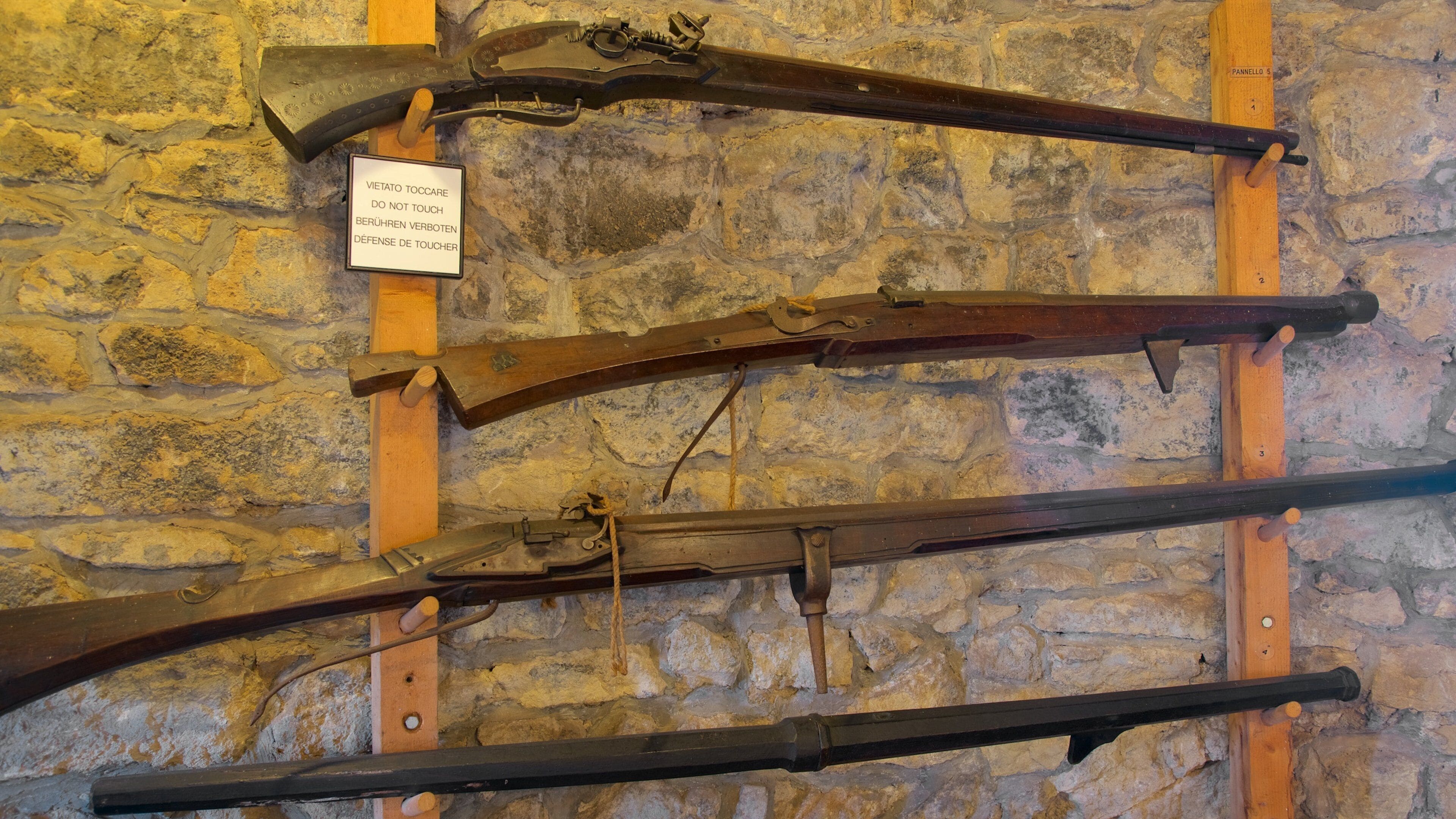 San Marino ofreciendo vistas interiores