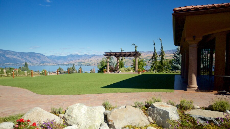 Chelan showing landscape views