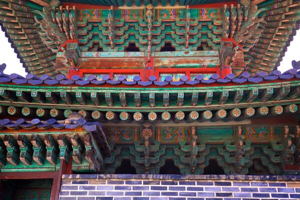 Janganmum Gate showing heritage elements