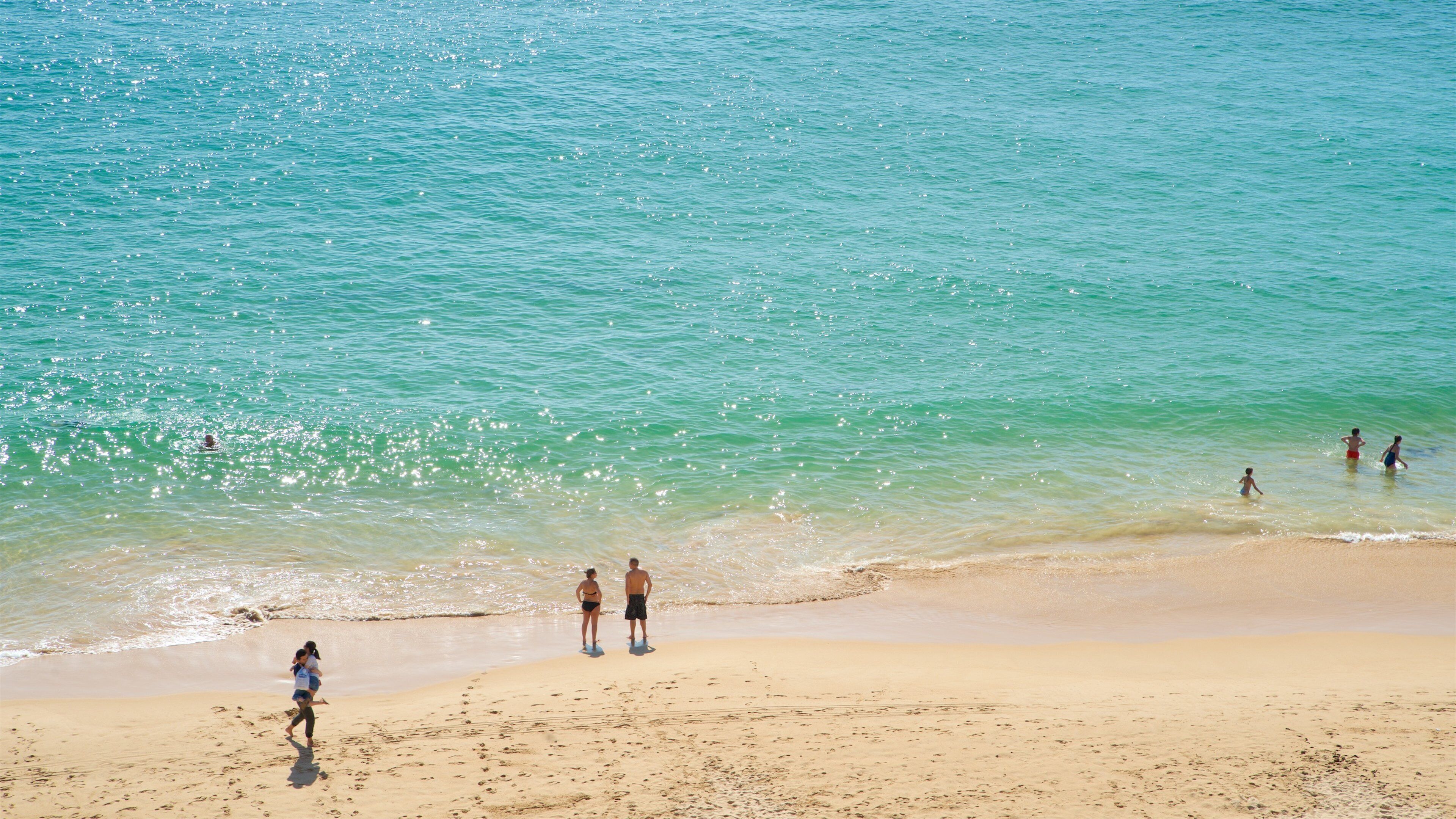 Portimao som inkluderar bad, kustutsikter och en sandstrand